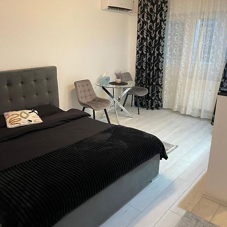 Fancy Studio Arena Nationala Bukarest Eksteriør billede